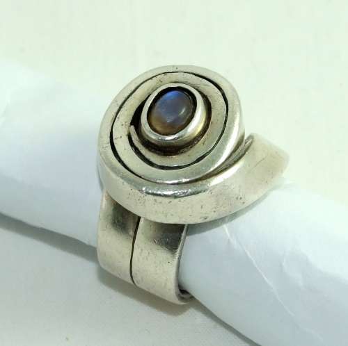 Beautiful Vintage Hand Made Designer Silver Moonstone Ring