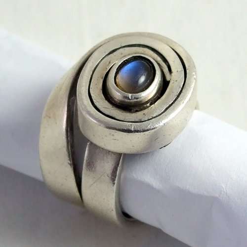 Beautiful Vintage Hand Made Designer Silver Moonstone Ring