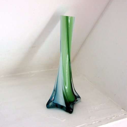 BEAUTIFUL MID CENTURY ART GLASS BUD VASE