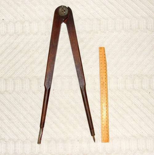 Vintage LARGE Mahogany school-room/workshop crayon Compass