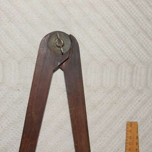 Vintage LARGE Mahogany school-room/workshop crayon Compass