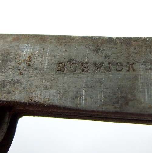 Antique medical set of BORWICK LANCETS / FLEAM Horn and brass encased