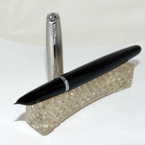 Classic, Elegant and Working! PARKER 21 FOUNTAIN PEN