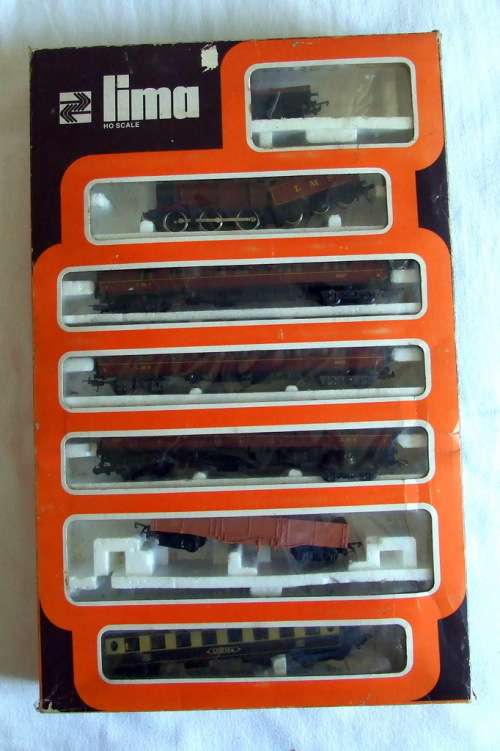 LIMA HO Train Set with loads of Track and extras