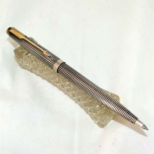 Sterling Silver PARKER 75 Cisele cap actuated ballpoint pen, USA.
