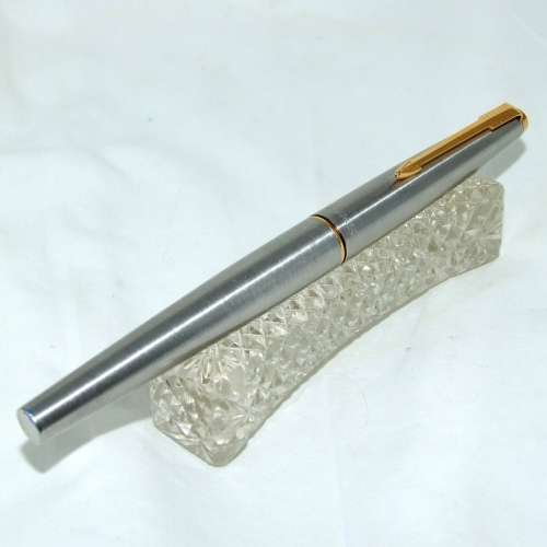 Parker 45 Flighter Deluxe fountain pen: Stainless Steel and Gold