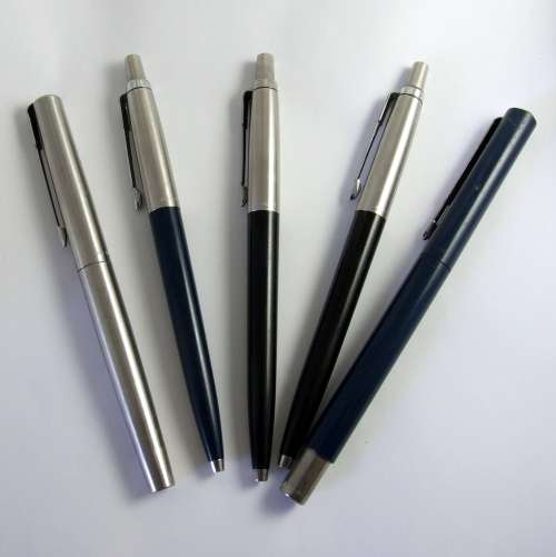 Three ballpoint Jotters, a fountain pen and a rollerball - All Parkers.
