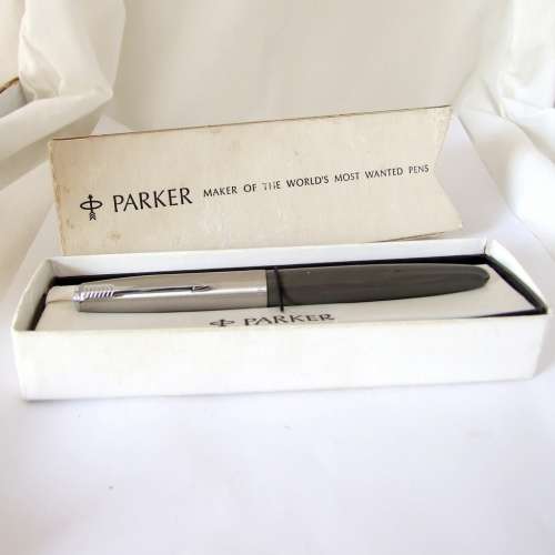 Excellent vintage Parker 21 in box, near mint!