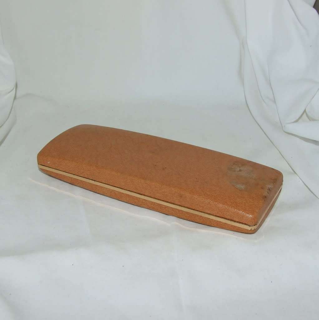 Vintage Sheaffer Target fountain pen in good and working condition, fine nib.