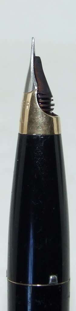 Vintage Sheaffer Target fountain pen in good and working condition, fine nib.