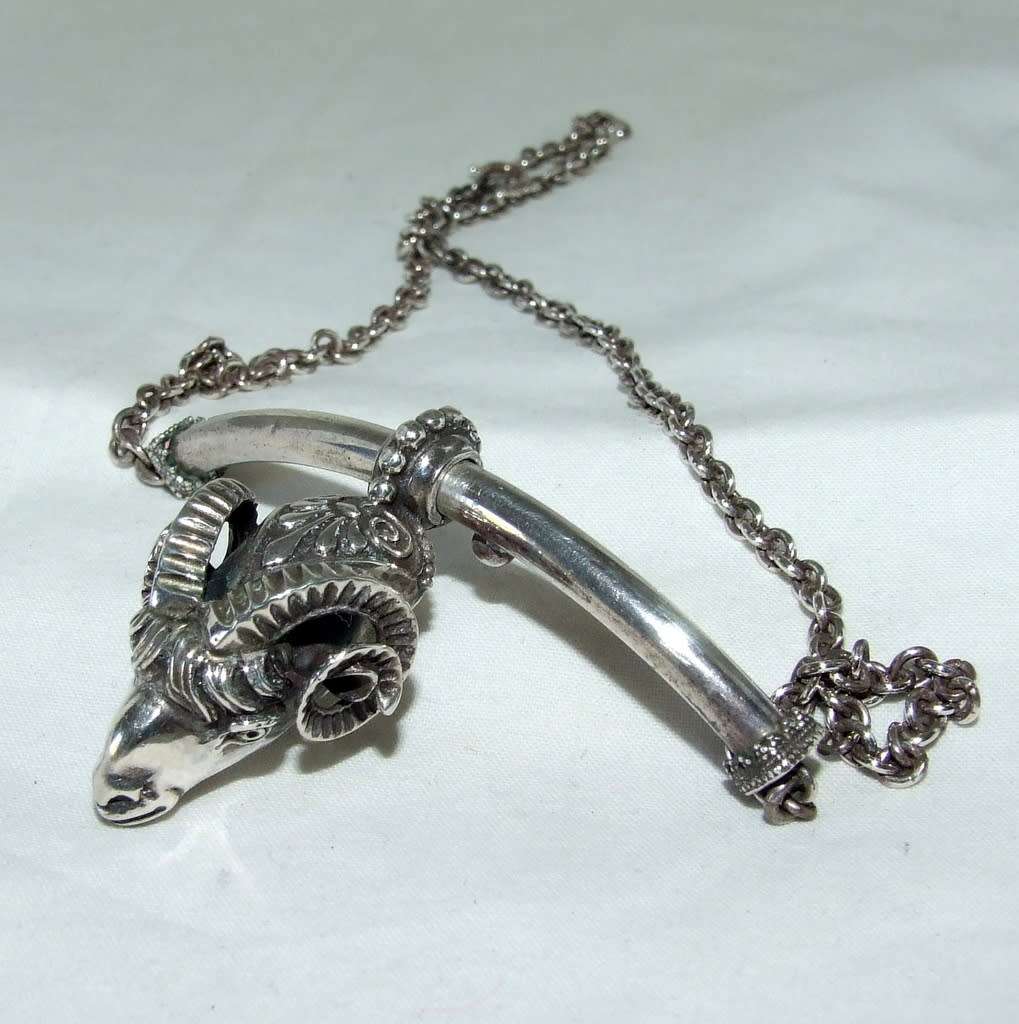 Vintage 925 Ram`s Head pendant with bar and chain