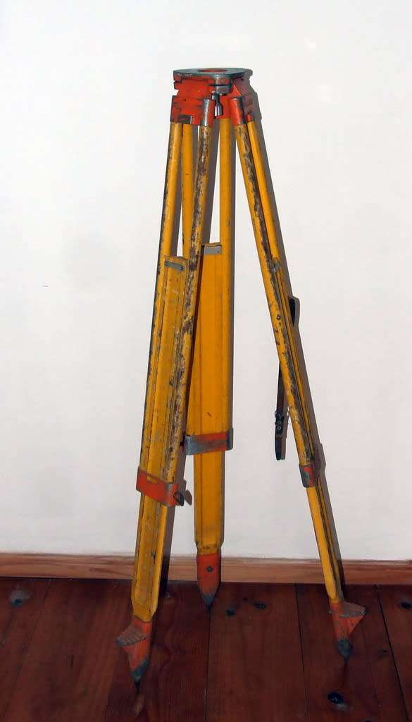 Vintage WILD GST20 Surveyor Tripod | HEERBRUGG SWITZERLAND wood and steel.