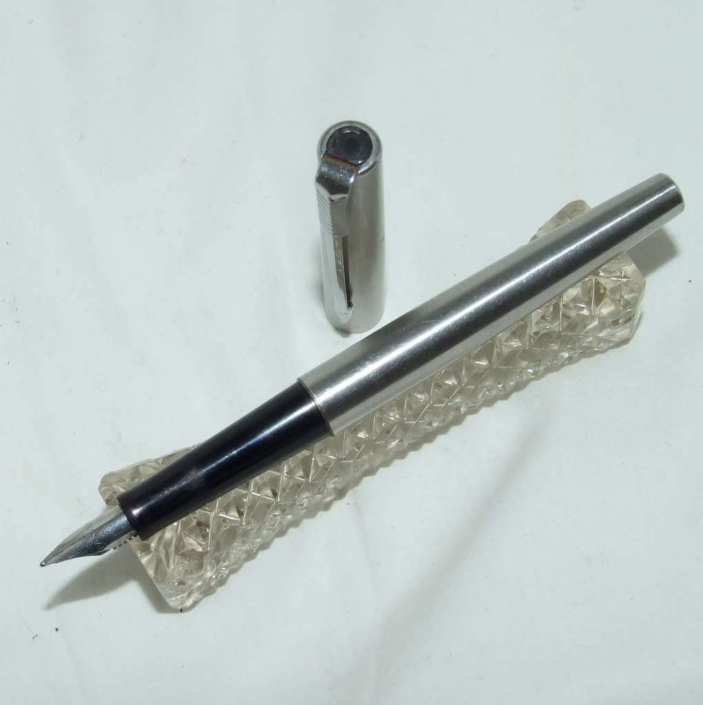 A millennium (2000) PARKER MIXY '15' FLIGHTER cartridge fill fountain pen