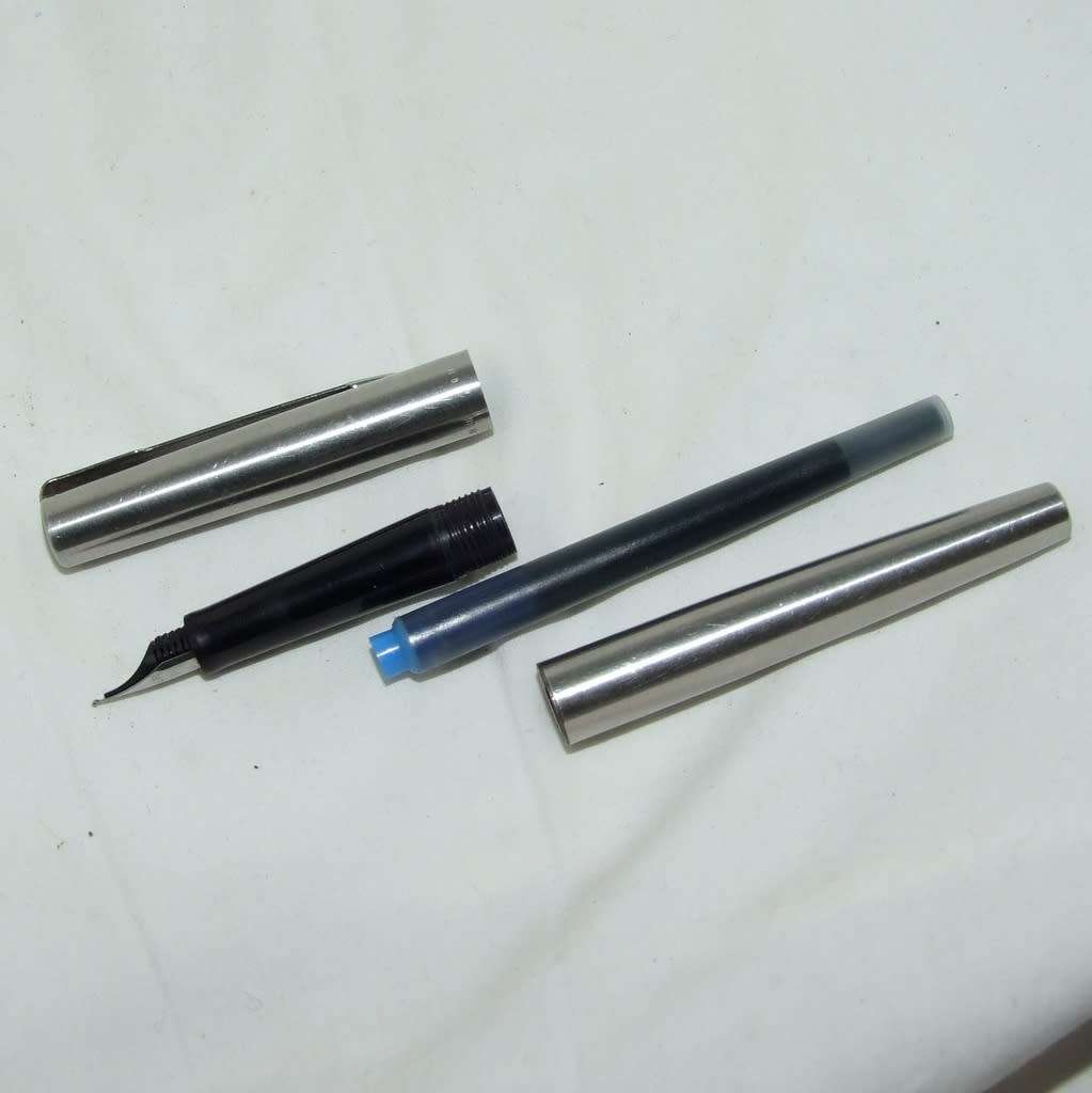 A millennium (2000) PARKER MIXY '15' FLIGHTER cartridge fill fountain pen