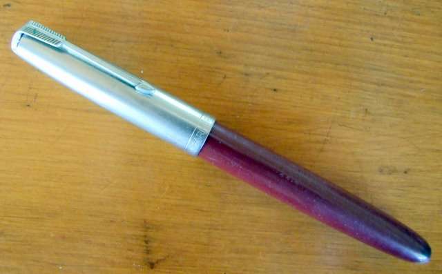 Elegant old burgundy fountain pen