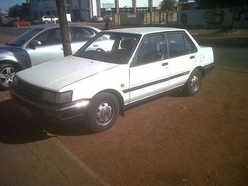 TOYOTA COROLLA 1.6GL(1988 MODEL)