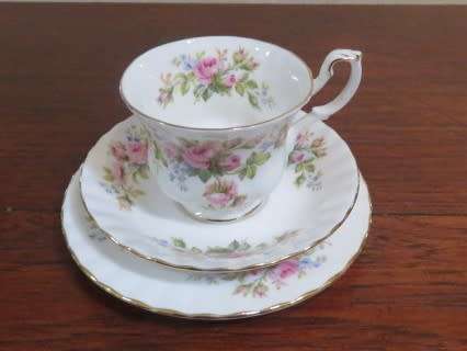 Royal Albert "Moss Rose" trio