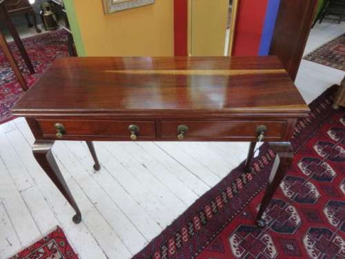 Solid mahogany gate-leg table