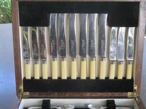 42 piece canteen of Joseph Rodgers bone handled cutlery.