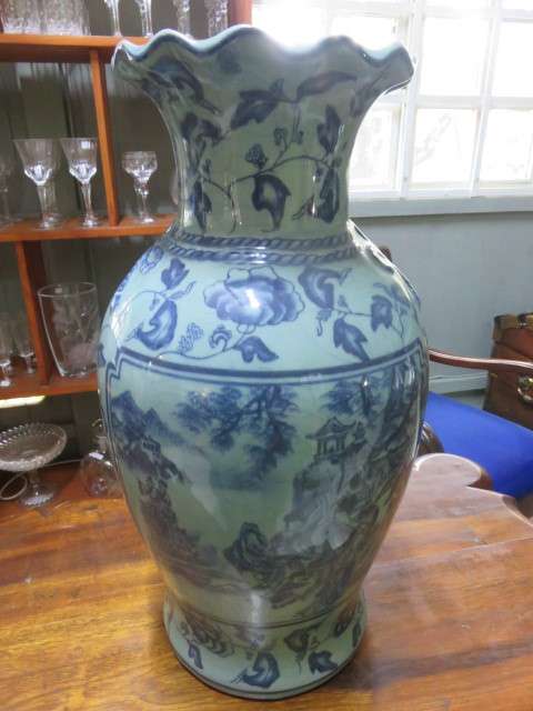 Chinese vase with temple scene