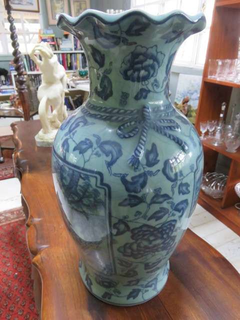 Chinese vase with temple scene