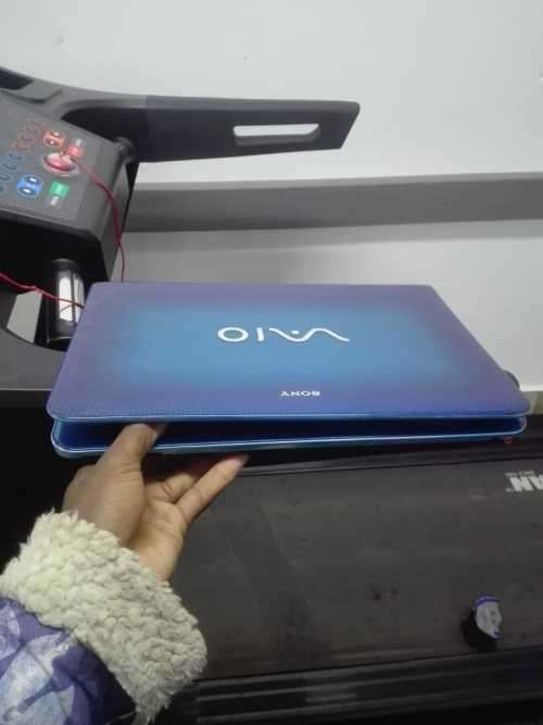 AMAZING LAPTOP SONY VAIO I3 PRISTINE CONDITION
