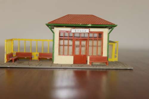 Faller little train/bus/tram station "Silona" with Telephone box HO 1:87, plastic