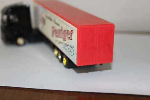 Mercedes Actros with trailer 300Years Peniger Beer H0  1:87, rear bar of trailer missing