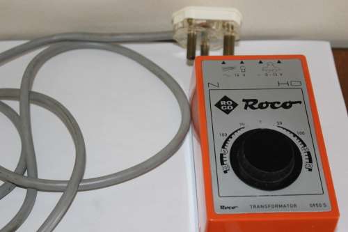 Roco DC controler/tranformer 12V for H0 or N gauge trains, brand new, never used