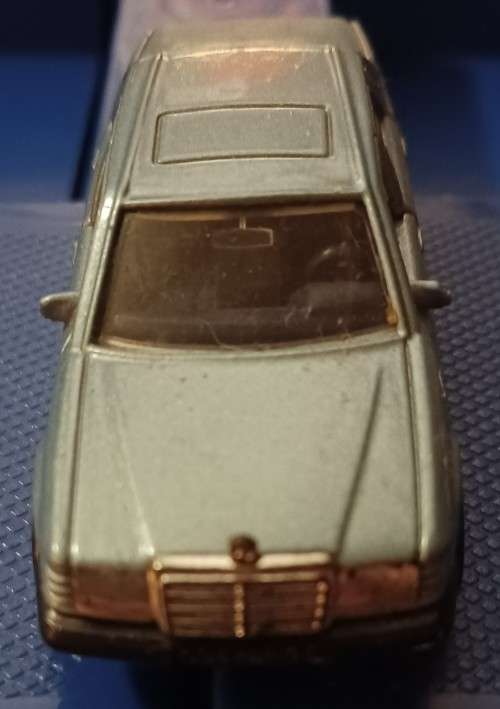 Matchbox Motorcity carry case and various cars