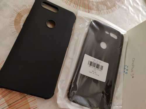 OnePlus 5T 128GB with 8GB Ram LTE with extras- Dual Sim