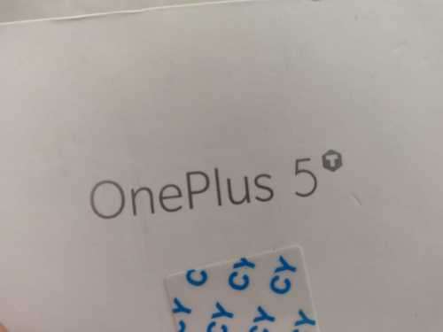 OnePlus 5T 128GB with 8GB Ram LTE with extras- Dual Sim
