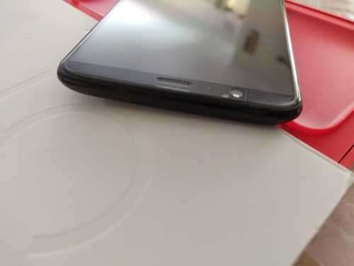 OnePlus 5T 128GB with 8GB Ram LTE with extras- Dual Sim