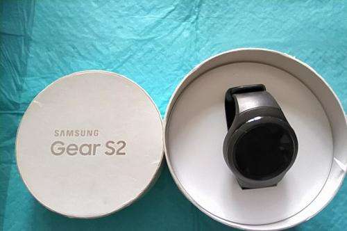 Samsung Gear S2 Smartwatch in Dark Gray