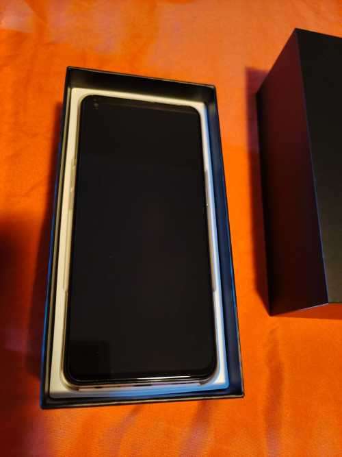 OPPO RENO5 5G - Galactic Silver 5G - 128Gb Mem & 8Gb Ram - With Extras and Skullcandy Sesh- DUAL SIM