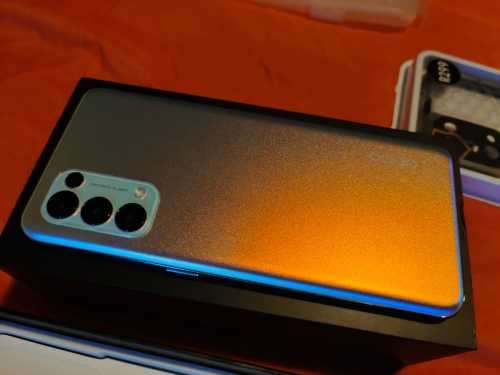 OPPO RENO5 5G - Galactic Silver 5G - 128Gb Mem & 8Gb Ram - With Extras and Skullcandy Sesh- DUAL SIM