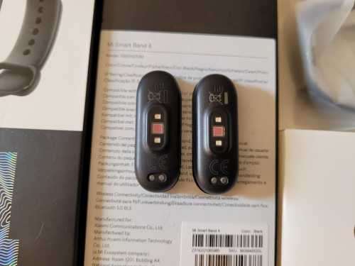 Two Xiaomi Mi Band 4 combo - With extra bands