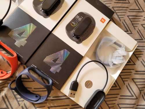 Two Xiaomi Mi Band 4 combo - With extra bands