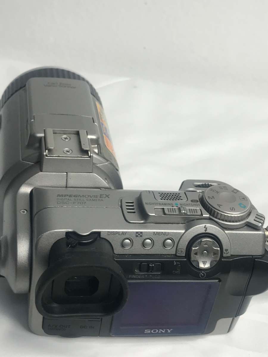 Sony MPEGMovie EX Digital Camera DSC-F707 with owners manua, carry strap, data cable no charger