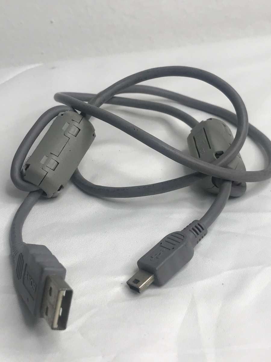 Sony MPEGMovie EX Digital Camera DSC-F707 with owners manua, carry strap, data cable no charger