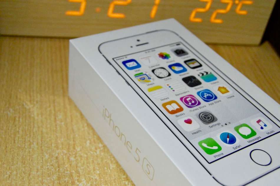 Brand New Sealed 16GB iPhone 5s | Free Delivery in 3 Hours*