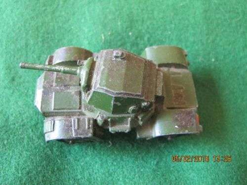 DINKY TOYS - GREAT BRITAIN -  ARMOURED CAR - USED