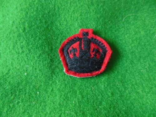 RHODESIA - PRE U.D.I.-  RHODESIA REGIMENT RANK CROWN COLOUR SERGEANT CLOTH RANK BADGE