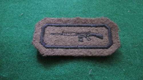 SOUTH AFRICA -  BORDER WAR -  MARKSMANS NUTRIA CLOTH BADGE
