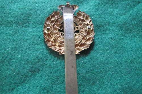 BRITAIN -  ROYAL ENGINEERS CAP BADGE QVC