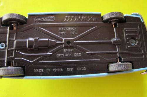 MODEL AUTOMOBILES - THE DINKY COLLECTION - 1953 BUICK SKYLARK -MATCHBOX  MADE IN CHINA - BOXED