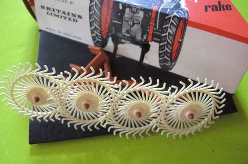 MODELS - ACROBAT HIGH SPEED RAKE- BRITAINS - BOXED