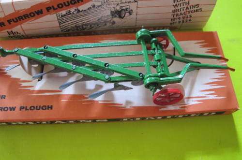 MODELS - FOUR FURROW PLOW - BRITAINS - BOXED