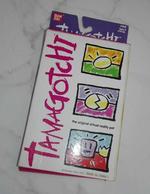 Original Bandai Tamagotchi 1996 Unused in original Box R700+