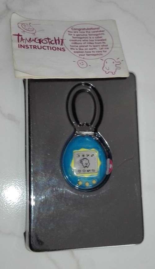 Original Bandai Tamagotchi 1996 Unused in original Box R700+